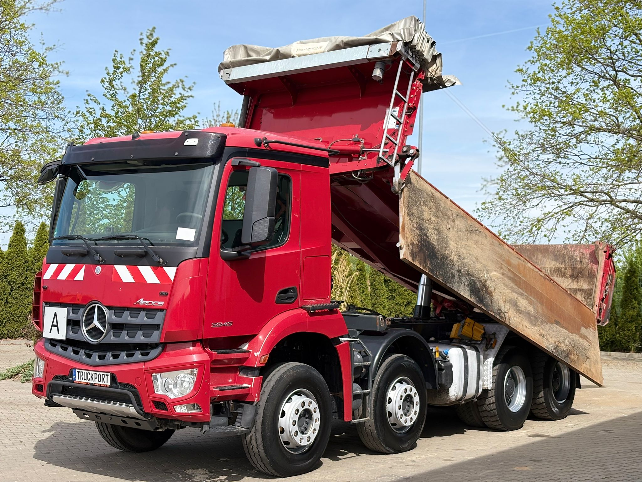 MB AROCS 3243 8x4 EURO6 WYWROTKA TRÓJSTRONNA Z BORDMATIKIEM